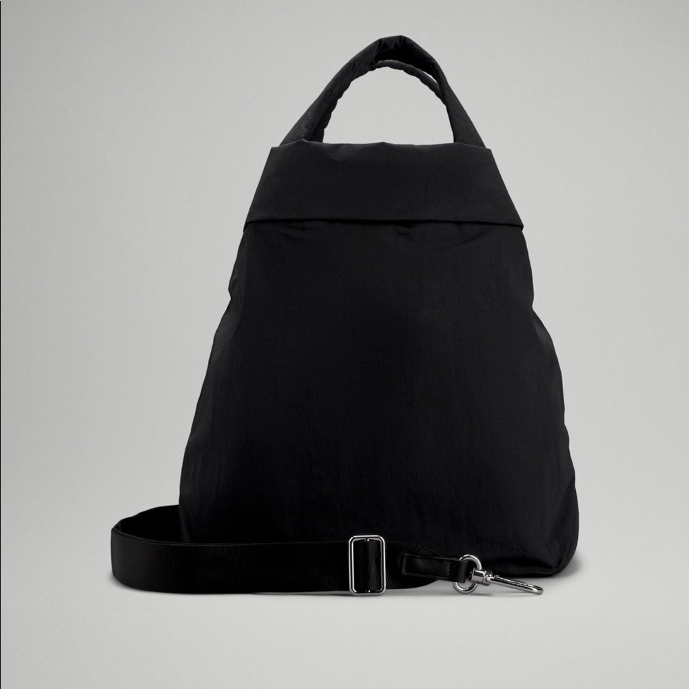 Lululemon tote bag, On My Level 19L tote bag, colour in true navy